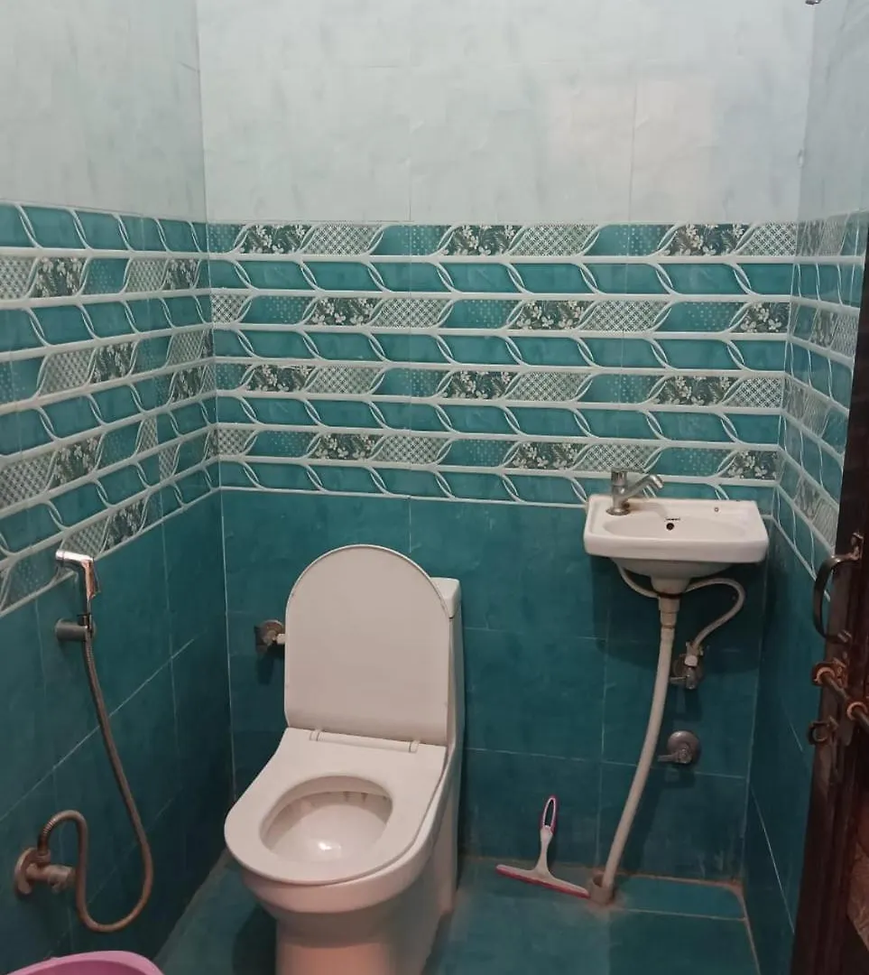 New Lakshman Guest House Váránaszi 0*,