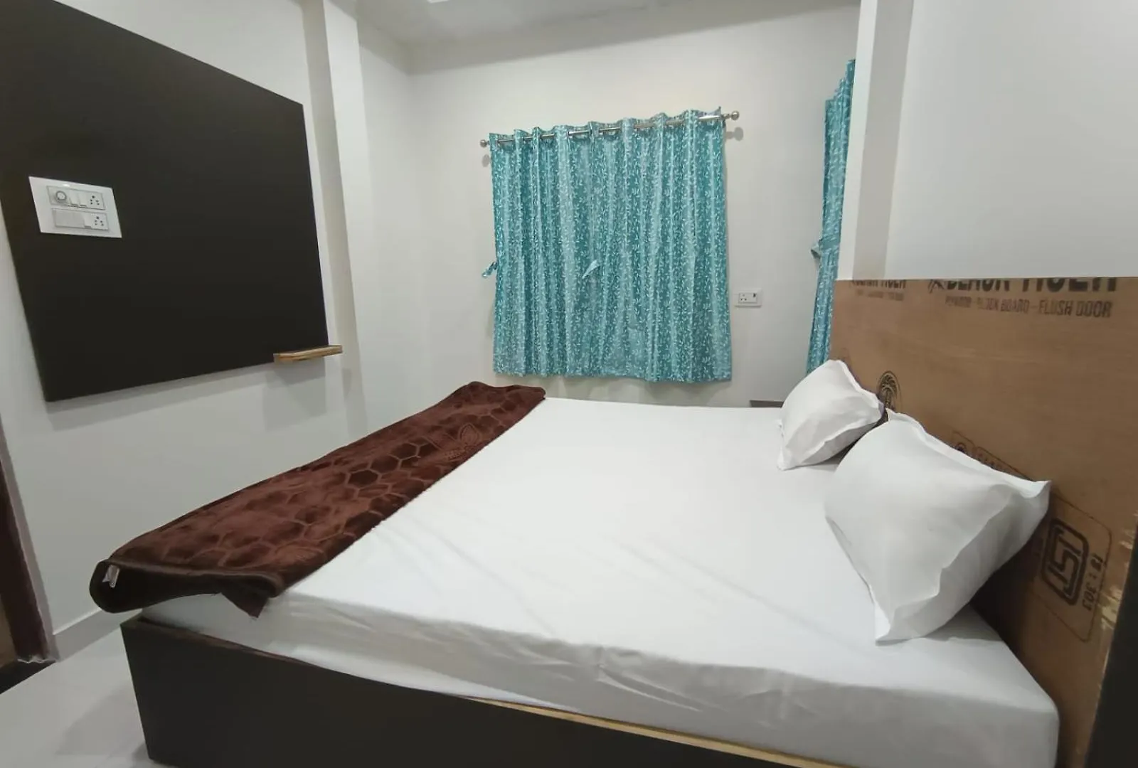 New Lakshman Guest House Váránaszi