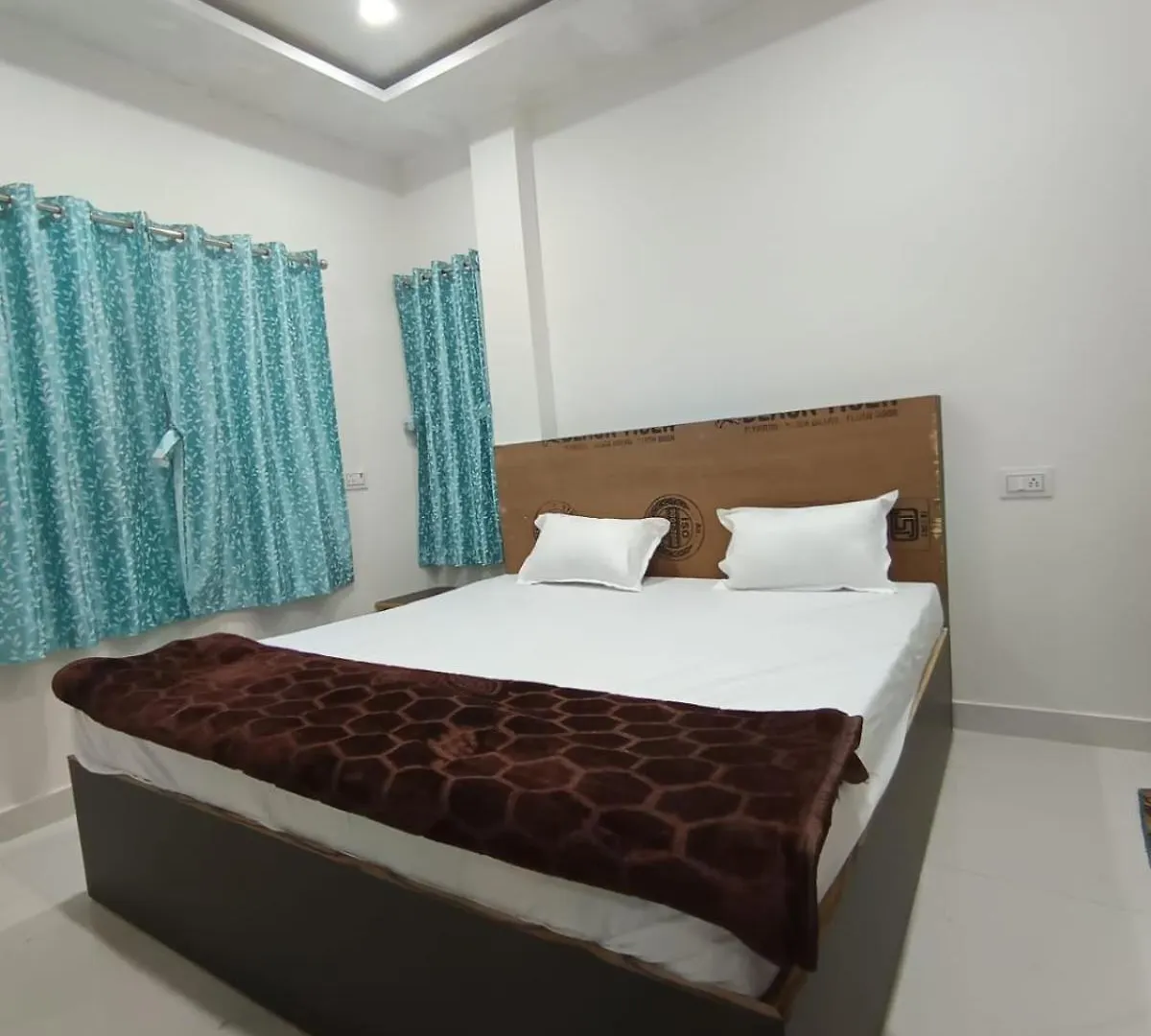 New Lakshman Guest House Váránaszi