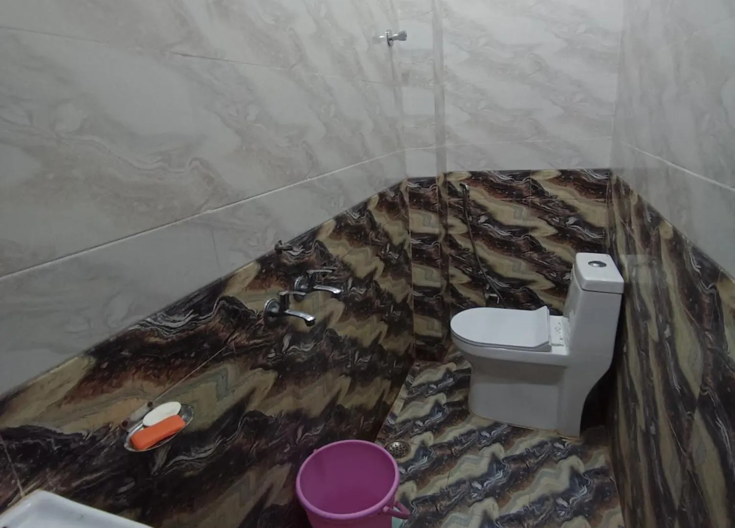 New Lakshman Guest House Váránaszi
